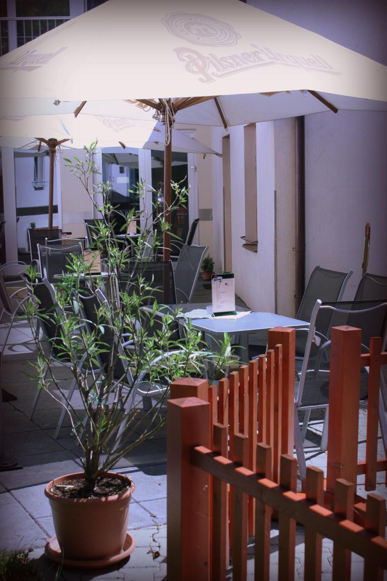 Penzion A Caferestaurant U Lavky Chrudim Exterior photo